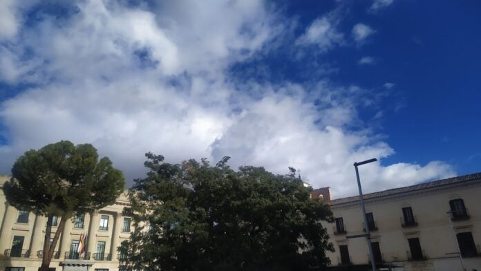 Cielos cada vez más despejados los del 1 de noviembre de 2021 sobre Guadalajara. (Foto: La Crónic@)