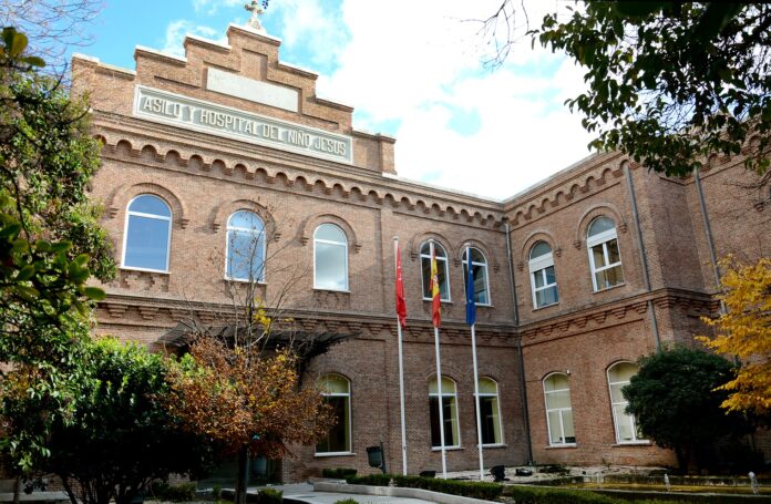 Fachada del Hospital del Niño Jesús, de Madrid.