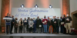 Entrega de los Broches de Oro.