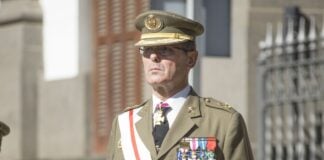 El teniente general Carlos Palacios.