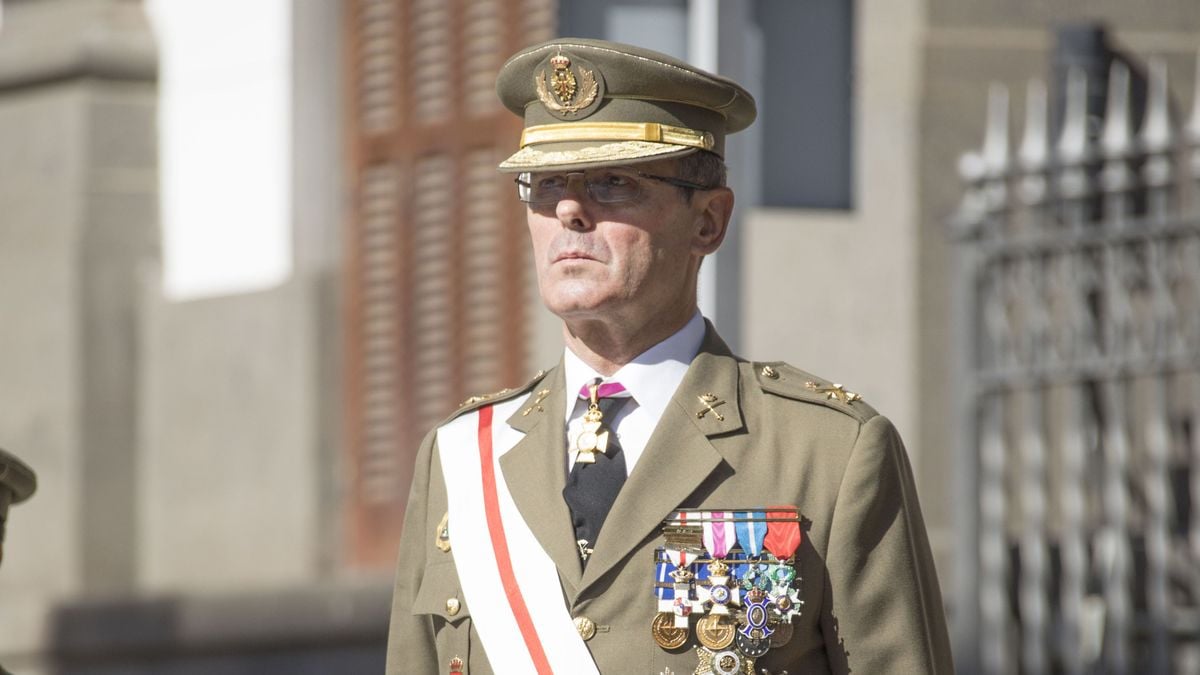 El teniente general Carlos Palacios.