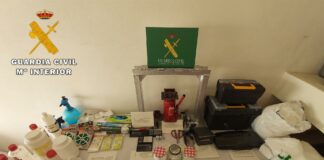 Material para la preparación de cocaína intervenido por la Guardia Civil en Almansa.