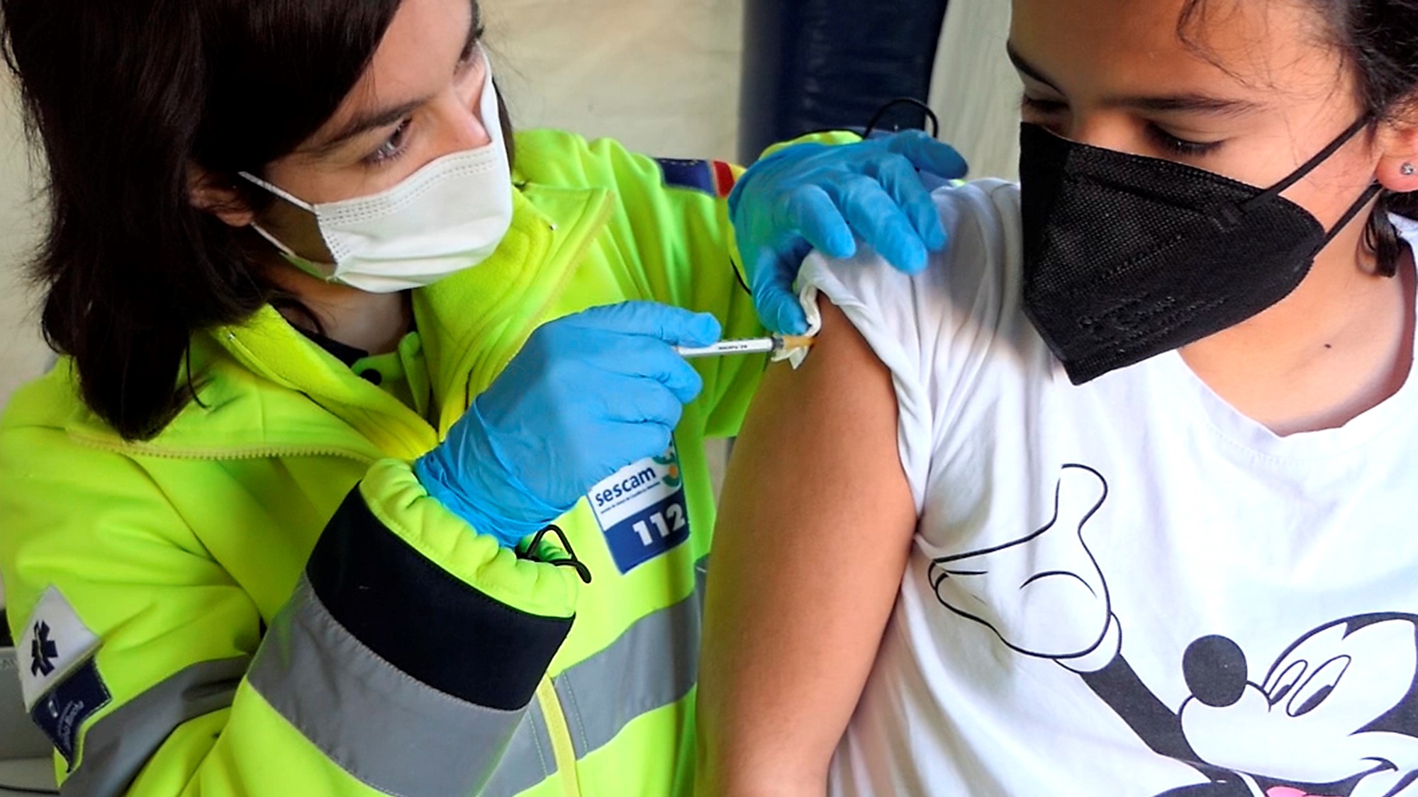 Uno de los primeros niños en ser vacunado contra el COVID en Guadalajara el 15 de diciembre de 2021.