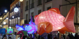 La cabalgata de Reyes más «acuática» de Guadalajara, pasada por agua pero llena ilusión