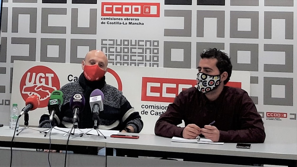 Los secretarios de CCOO y UGT en Guadalajara, durante su rueda de prensa el 28 de enero de 2022.