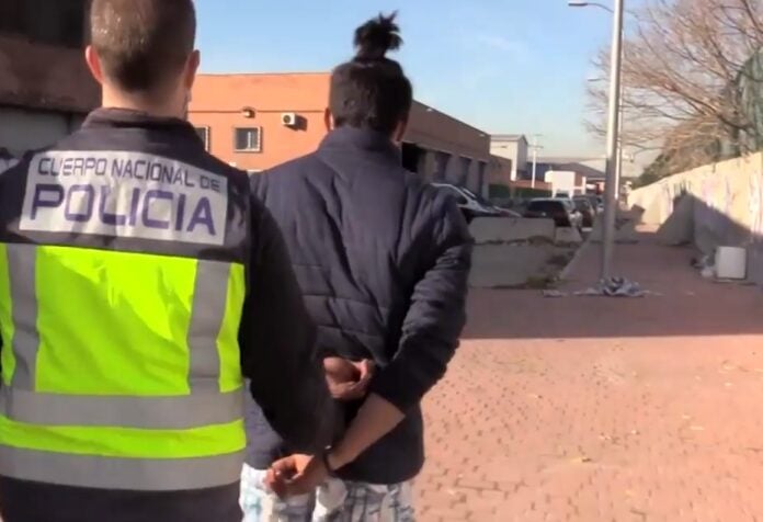 Uno de los 37 detenidos en la operación contra una banda que prostituía a menores en Madrid. (Foto: Cuerpo Nacional de Policía)