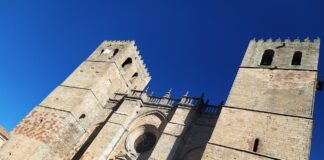 Fachada de la catedral de Sigüenza