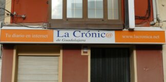 Fachada de la sede de La Crónic@, en la calle Pintor Antonio del Rincón de Guadalajara. (Foto: La Crónic@)