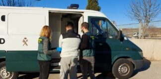 Uno de los detenidos en la operación contra la banda que robaba en salones de juego. (Foto: Guardia Civil)