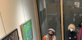 Exposición reservada a mujeres artistas, en la Delegación de la Junta Algunas de las obras presentes en esta exposición.