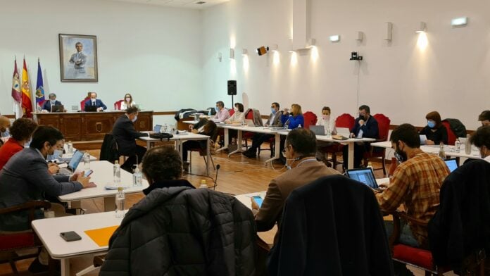 Pleno del Ayuntamiento de Guadalajara el 25 de febrero de 2022.