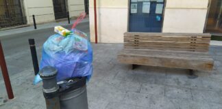 Bolsa de basura en una papelera de Guadalajara, a la espera de su futuro el 23 de febrero de 2022. (Foto: La Crónic@)