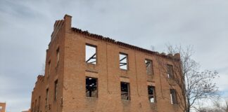 Esto es lo que se mantiene en pie de "Harinas Mora". fábrica en el barrio de Manantiales, en Guadalajara.