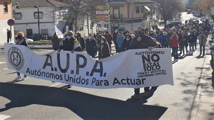 Manifestación de AUPA en Azuqueca, el 7 de febrero de 2022, para protestar por la falta de policía en la localidad. (Foto: EP)