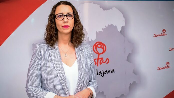 Sara Simón, en la sede del PSOE de Guadalajara. (Foto: EP)