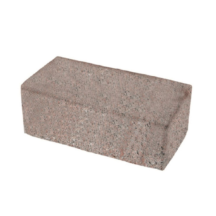 Un adoquón, como el de esta historia.