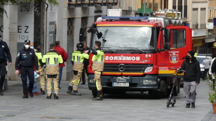 Bomberos del parque del Ayuntamiento en Guadalajara. (Foto: La Crónic@)