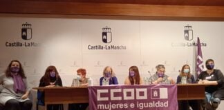 Mesa redonda en CCOO de Guadalajara sobre desigualdad, en marzo de 2022.
