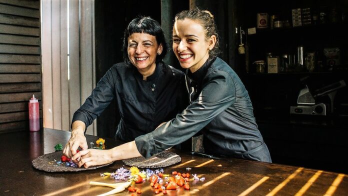 Fina Puigdevall y Martina Puigvert, del Restaurante Les Cols, con 2 estrella Michelin.