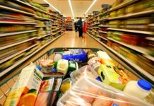 Llenar el carrito y salir corriendo: ese era el procedimiento que les llevó por muchas provincias españolas, de supermercado en supermercado.