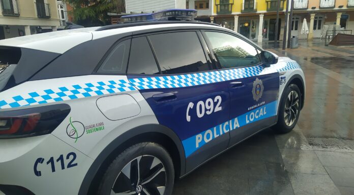 Coche patrulla de la Policía Local de Guadalajara.