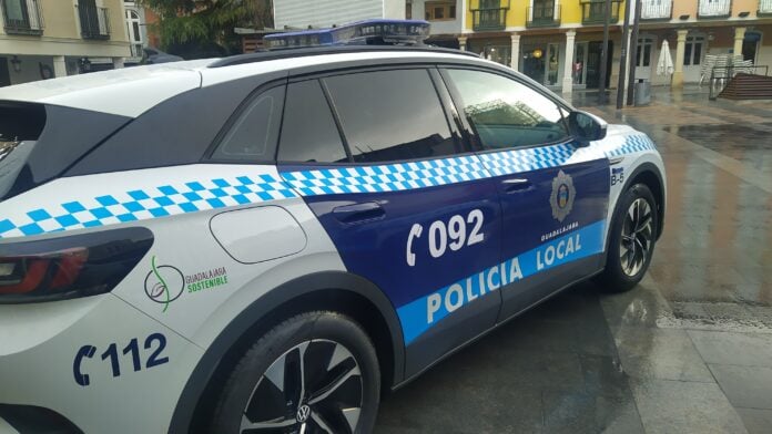 Coche patrulla de la Policía Local de Guadalajara.