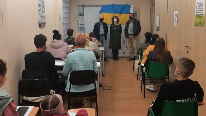 Primera clase de español a cargo de CISF para los refugiados ucranianos en Guadalajara.