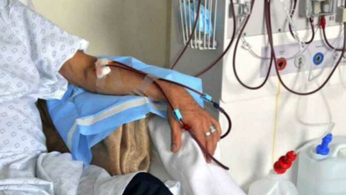 Un paciente sometido a diálisis. (Foto: Serproen)