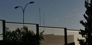 Ejemplo de pantallas contra el ruido en Guadalajara, instaladas en la A-2, a la altura del GEO. (Foto: La Crónic@)