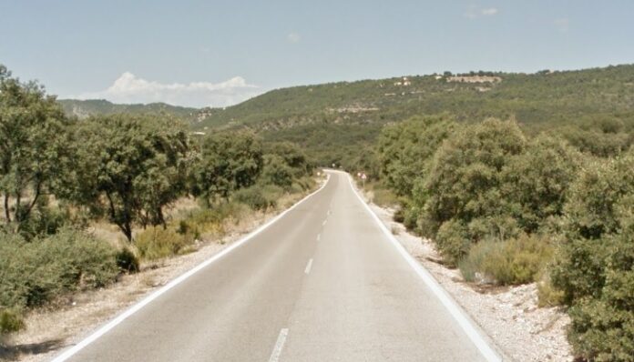 Un tramo de la CM-200, la carretera próxima a Almonacid de Zorita donde se ha producido el fatal accidente. (Foto: Google Maps)