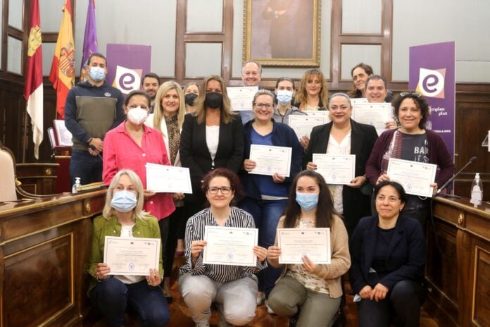 Entrega de los diplomas de los cursos telemáticos de la Diputación de Guadalajara del programa Dipuemplea.