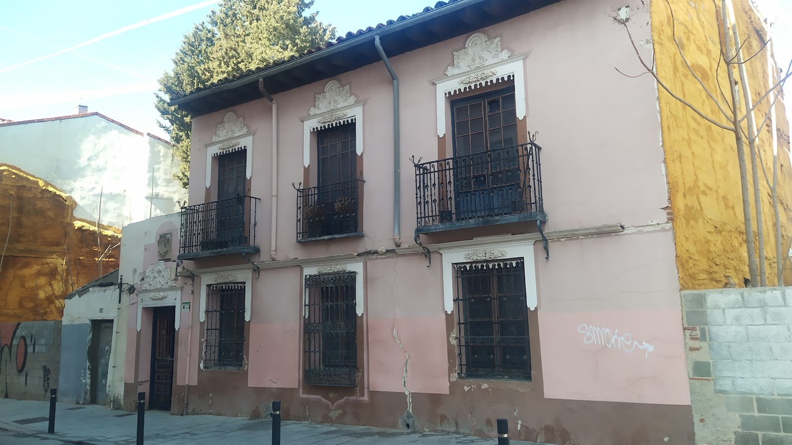 La que fuera casa del pintor Carlos Santiesteban, según se encontraba en febrero de 2022.