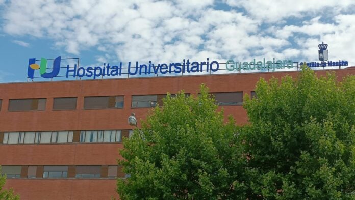 hospital-de-guadalajara-en-verano-de-2022-1 Exterior del Hospital de Guadalajara. (Foto: La Crónic@)