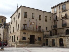 Ayuntamiento de Molina de Aragón, una de las muchas localidades de Guadalajara cuyos pequeños empresarios pueden acogerse a estas ayudas de la Diputación. (Foto: La Crónic@)