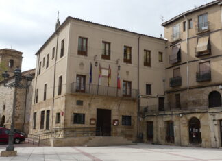 Ayuntamiento de Molina de Aragón, una de las muchas localidades de Guadalajara cuyos pequeños empresarios pueden acogerse a estas ayudas de la Diputación. (Foto: La Crónic@)