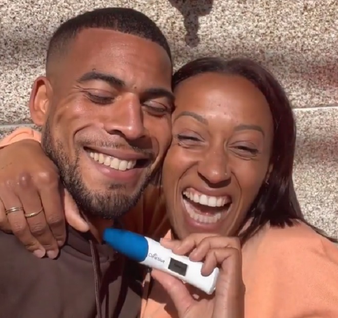 Ana Peleteiro, en la imagen con Benjamin Compaoré, ha compartido la noticia por sus redes sociales. (Foto: Instagram)