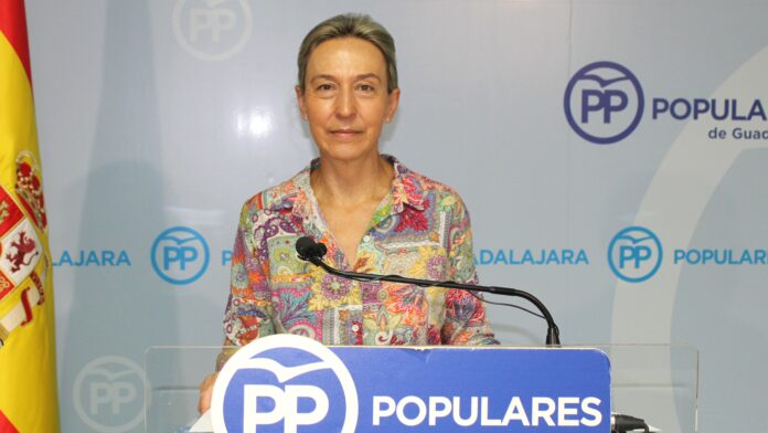Ana Guarinos, en rueda de prensa en Guadalajara el 5 de julio de 2022.
