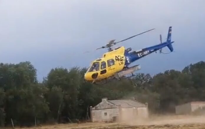 Helicóptero del Infocam despegando desde Guadalajara para sumarse a las laborares de extinción.