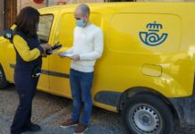 Correos lleva tiempo rodando el servicio de "oficina a domicilio" en el que se incluye esta nueva prestación.