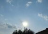 Pocas nubes y mucho sol, de auténtico plomo, el de esta ola de calor en Guadalajara. La imagen es del miércoles, 13 de julio de 2022. (Foto: La Crónic@)