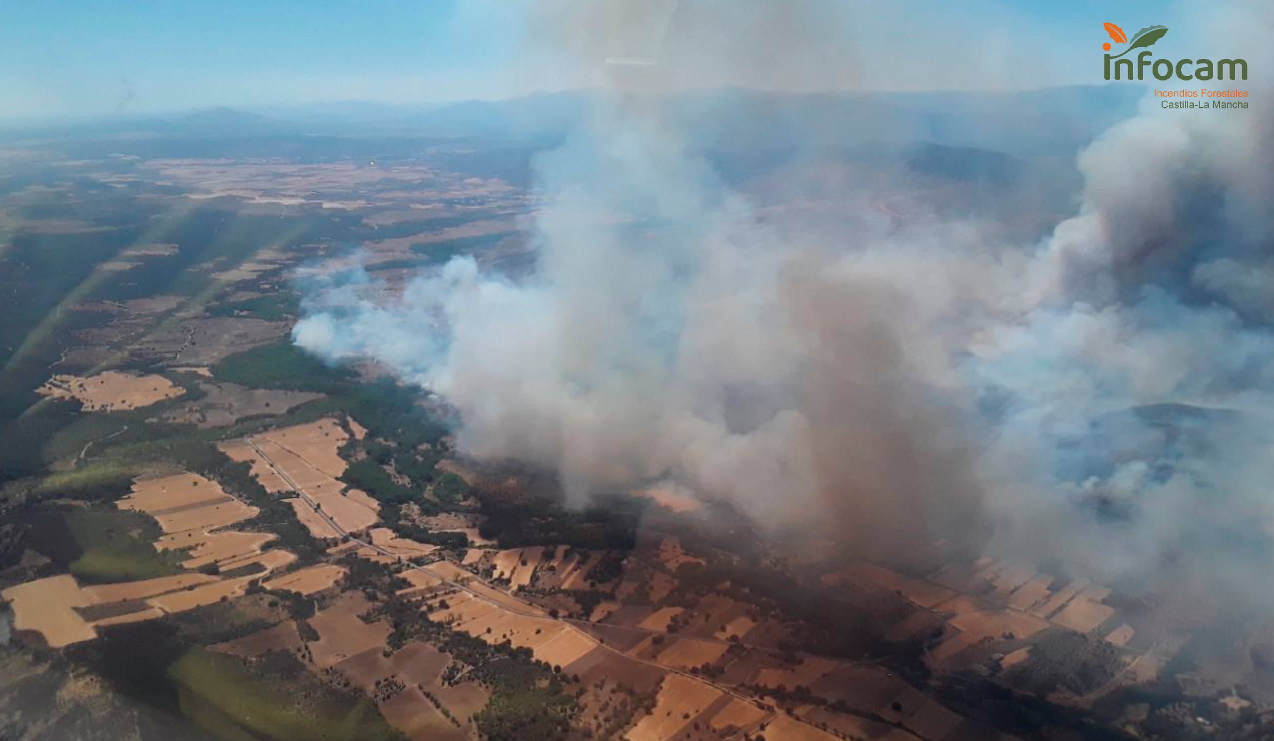 El incendio de Valdepeñas de la Sierra, desde el aire el 19 de julio de 2022.