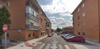 Calle de Virgilio Navarro, de Azuqueca, donde se ha producido la reyerta en la madrugada del 5 de julio de 2022. (Foto: Google Maps)