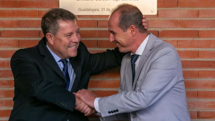 Efusividad presidencial la de este miércoles de García-Page con Alberto Rojo.