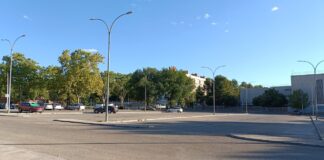 Tropieza el parking disuasorio junto al «Brianda» antes de empezar Sobre este aparcamiento se construirá un parking de dos plantas, con fondos europeos. (La Crónic@)