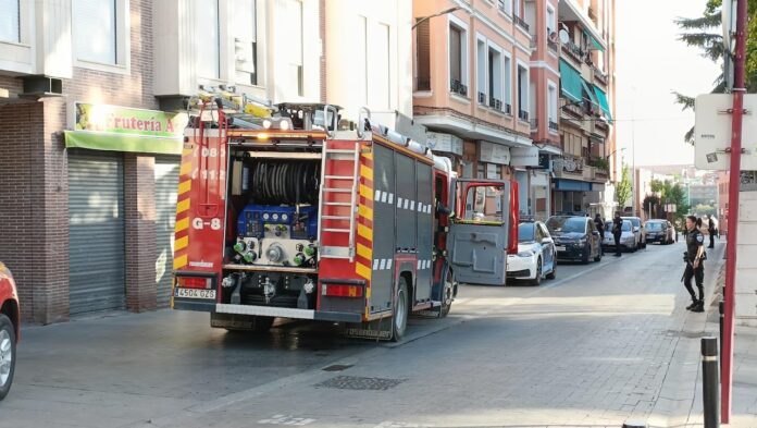 bomberos-plaza-moreno-guadalajara Todo el dispositivo se ha movilizado rápidamente en cuanto se ha recibido el aviso del 112. (Foto: La Crónic@)