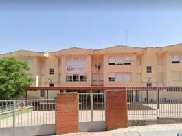 Entrada al colegio "El Doncel", en la calle Rufino Blanco de Guadalajara. (Foto: Google Maps)