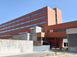 Exterior de la ampliación del Hospital de Guadalajara en agosto de 2022. Lo nuevo de radioterapia irá en un edificio aparte. (Foto: La Crónic@)