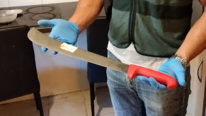 Machete incautado en una de las operaciones de esta semana contra el cultivo de marihuana en Guadalajara. (Foto: Guardia Civil)