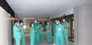 Médicos del Hospital de Guadalajara, en la nueva zona de Urgencias.