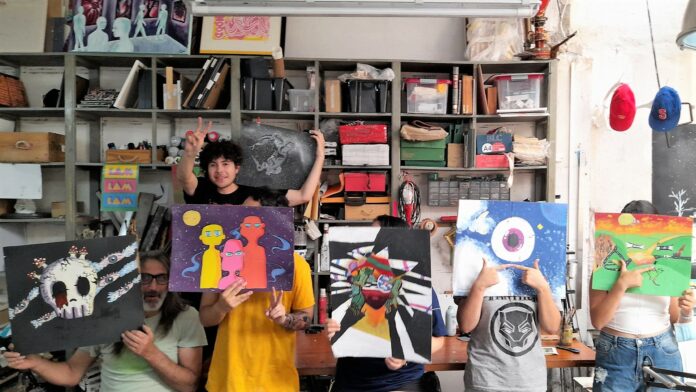 Algunos de los participantes en el taller de arte celebrado en Guadalajara para jóvenes en riesgo de exclusión. (Foto: Ayuntamiento de Guadalajara)